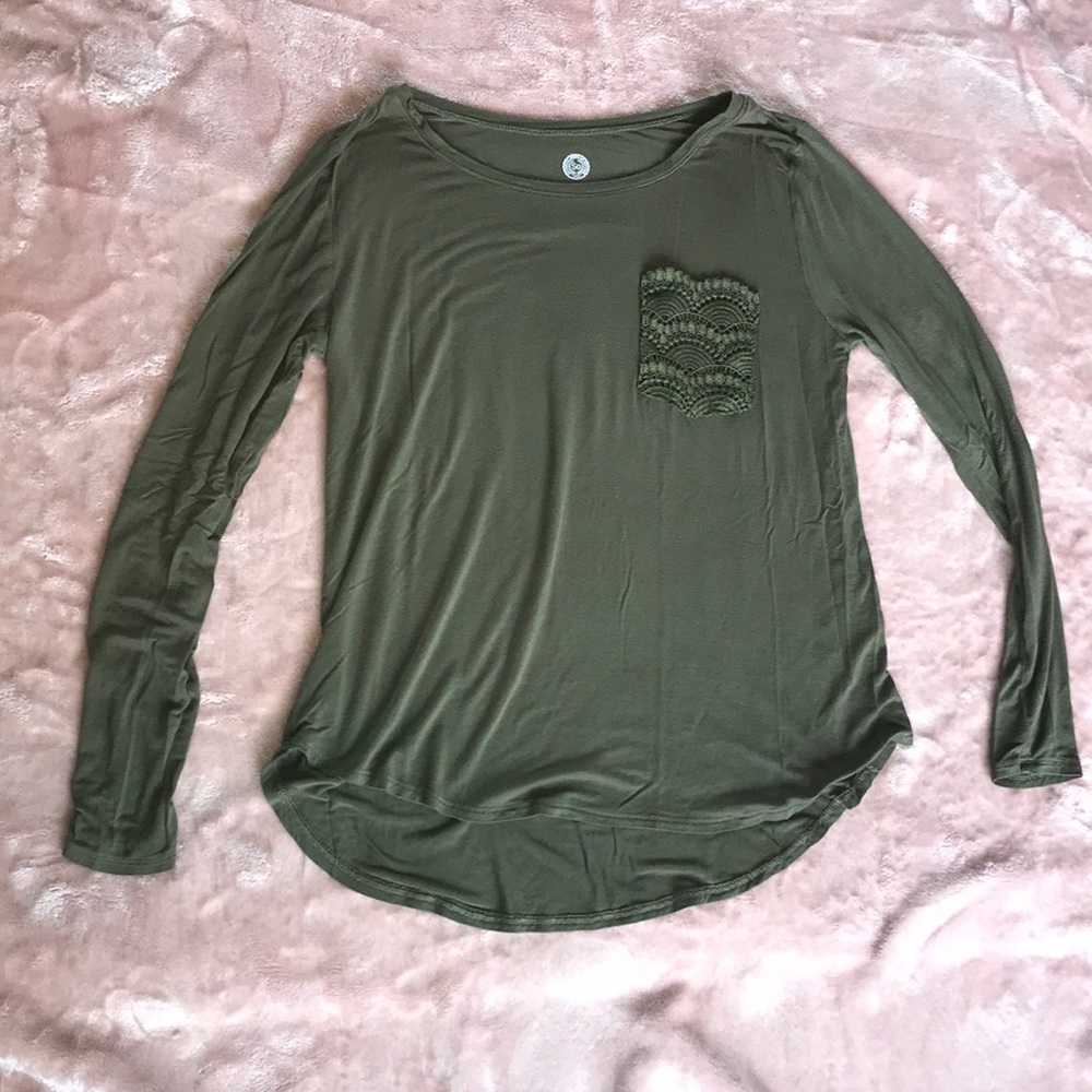 Flowy, long sleeve shirt, with lace pocket